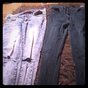 2 pairs of jeans